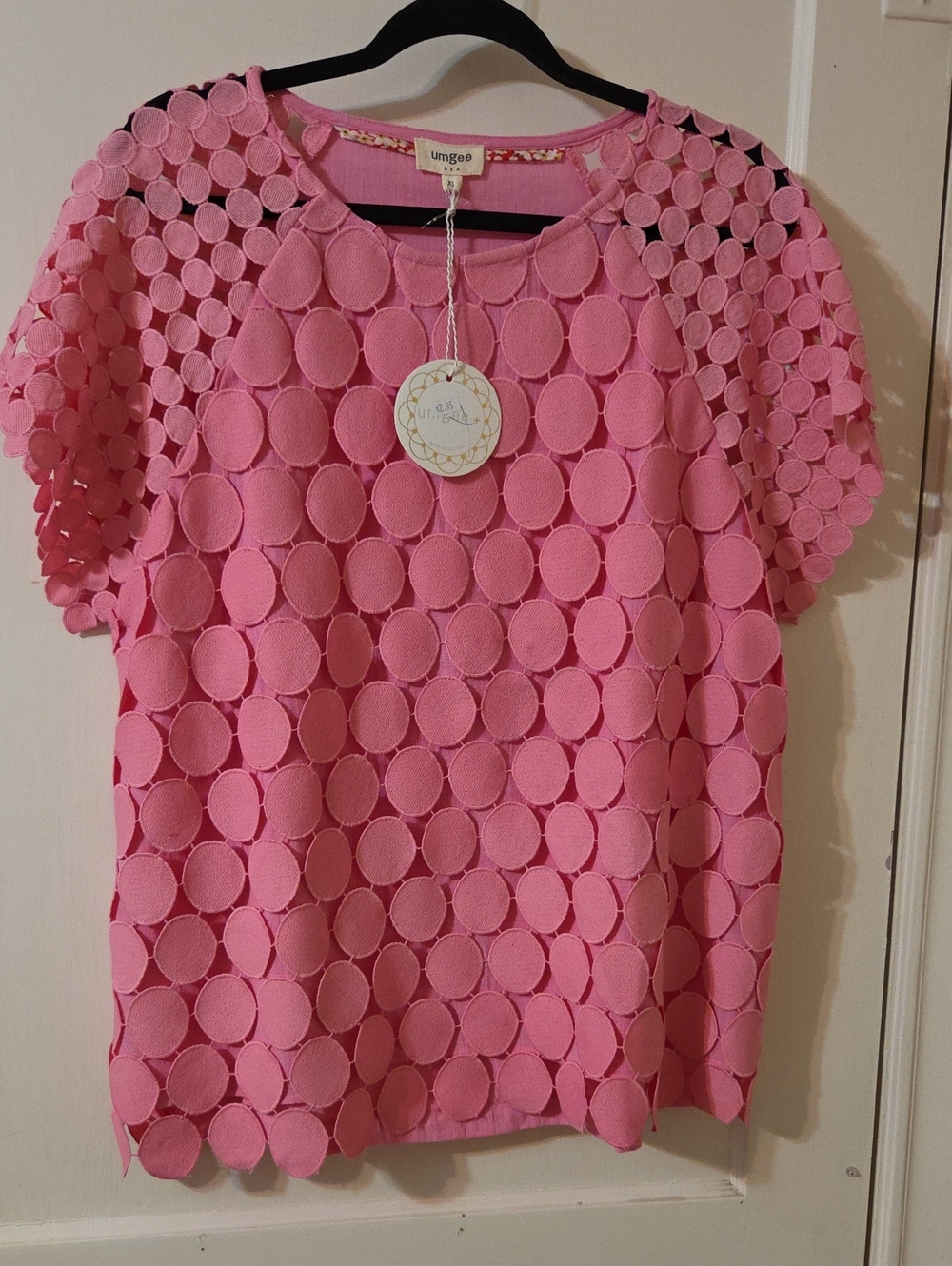 Umgee Pink Circle-Appliqué Short Sleeve Blouse